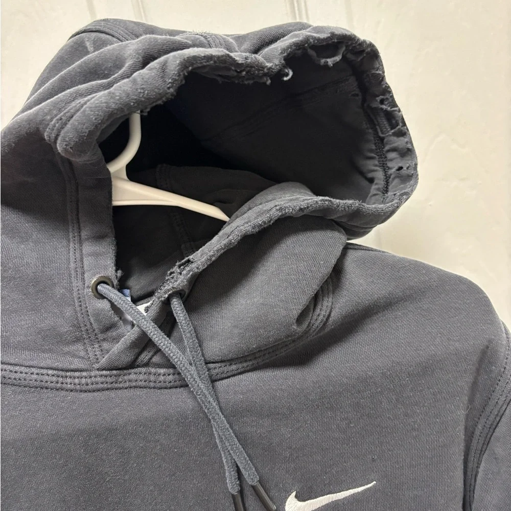 Nike Men's Hoodie in Black with White Logo - Picture 4 of 4
